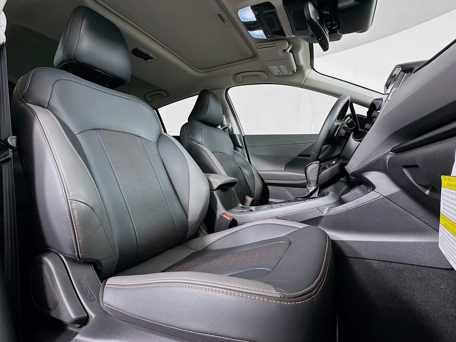 Used 2025 Crystal White Pearl Subaru Limited image 25