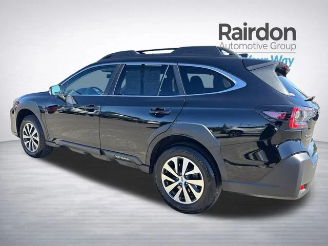 Used 2023 Crystal Black Silica Subaru Premium image 5