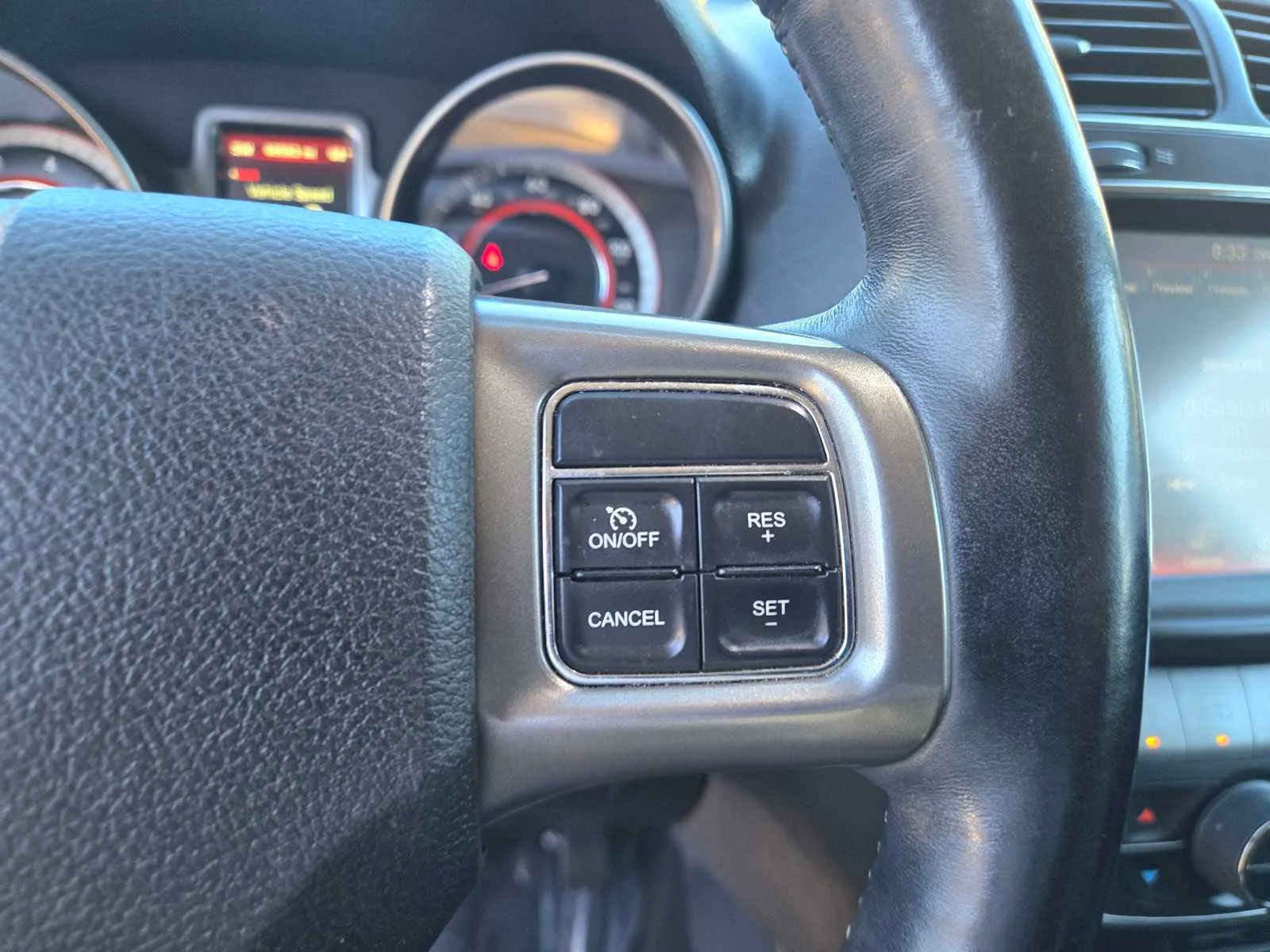 Used 2018  Dodge Crossroad image 23