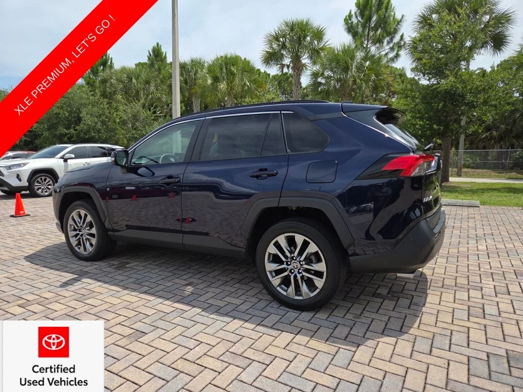 Certified Used 2023  Toyota XLE Premium image 9