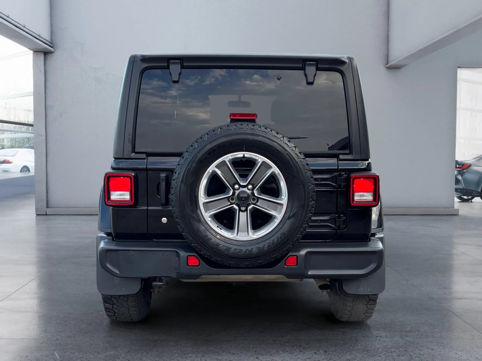 Used 2018 Black Jeep Sahara image 4