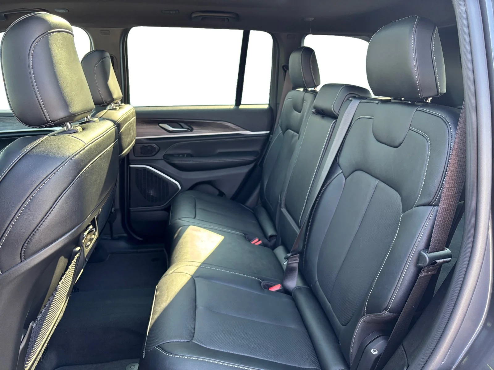 New 2026 Baltic Grey Metallic Jeep Limited Reserve image 16