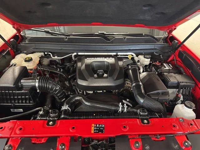 Used 2016 RED HOT Chevrolet 4WD Z71 image 27