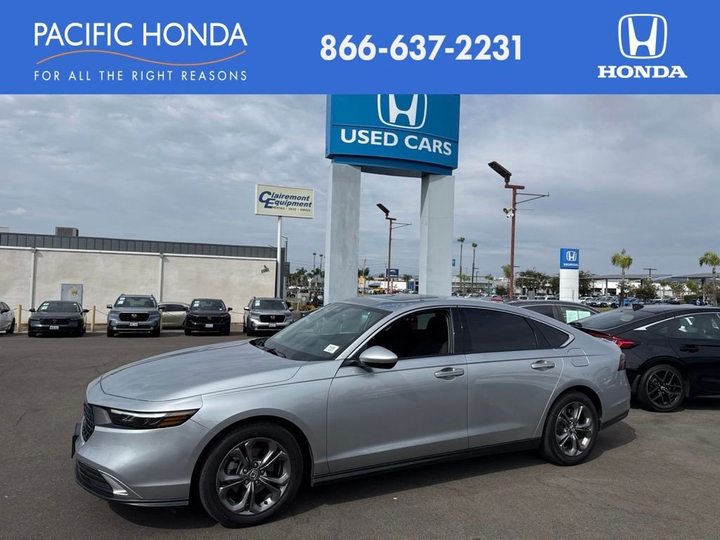 Used 2024 Solar Silver Metallic Honda EX image 1