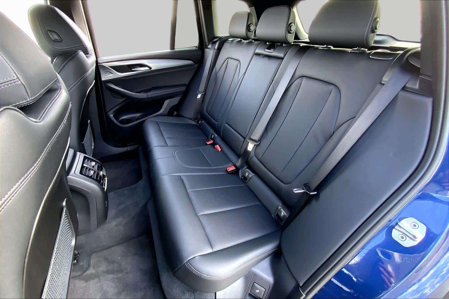 Used 2023 Phytonic Blue Metallic BMW sDrive30i image 20