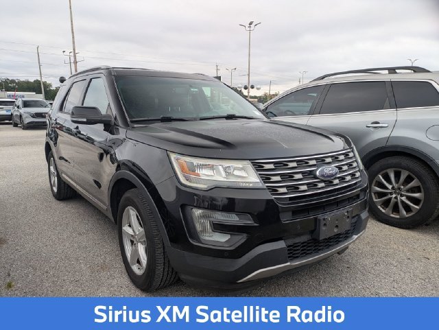 Used 2017 Black Ford XLT image 5