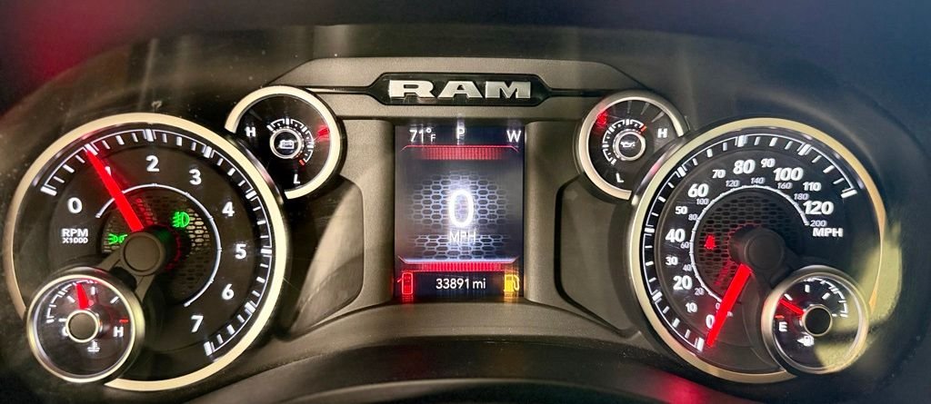 Used 2025 White Ram Big Horn/Lone Star image 15