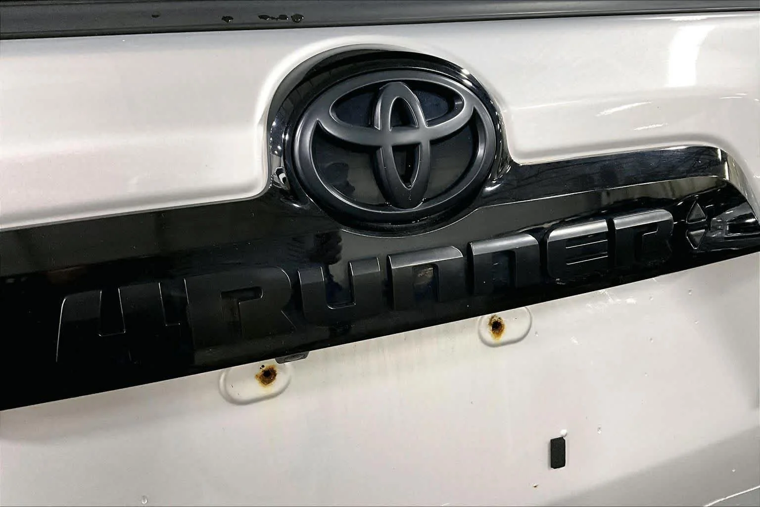 Used 2021 Classic Silver Metallic Toyota Venture image 10