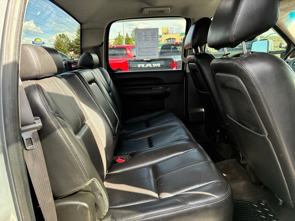 Used 2014 Silver Chevrolet LT image 28