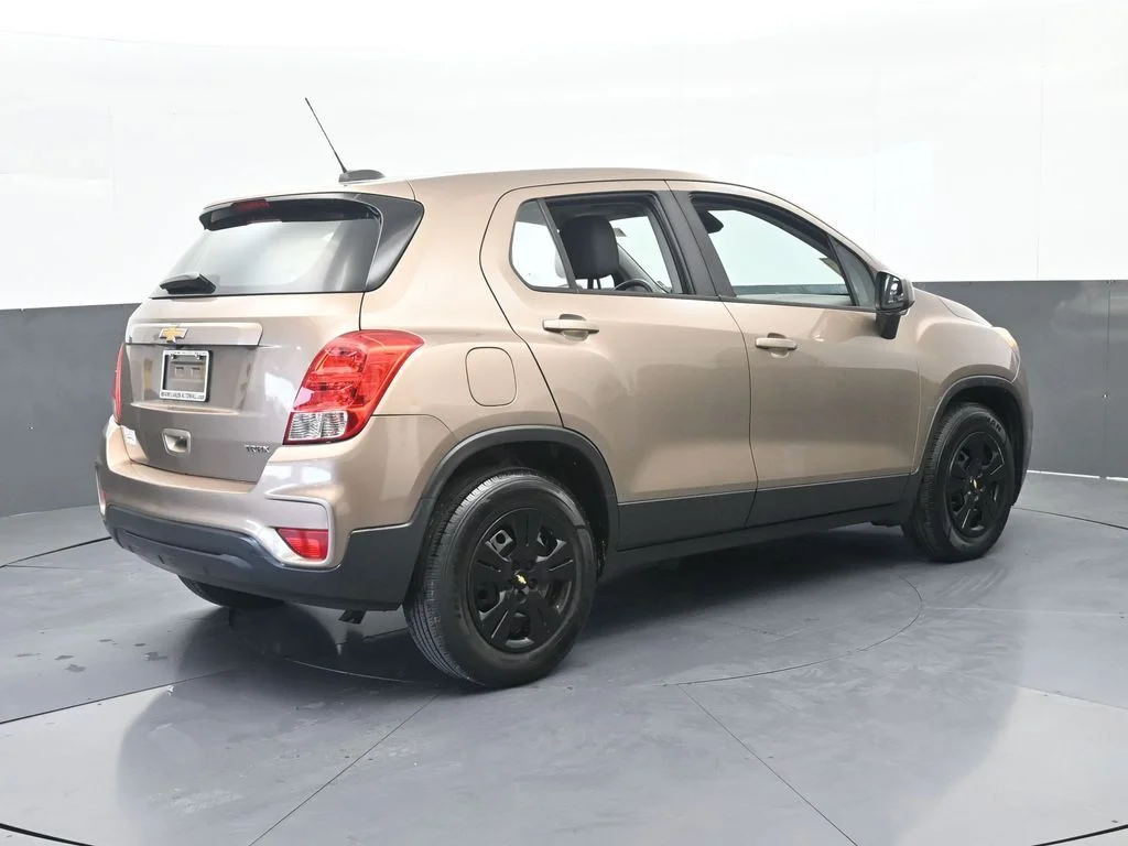 Used 2018 Sandy Ridge Metallic Chevrolet LS image 6