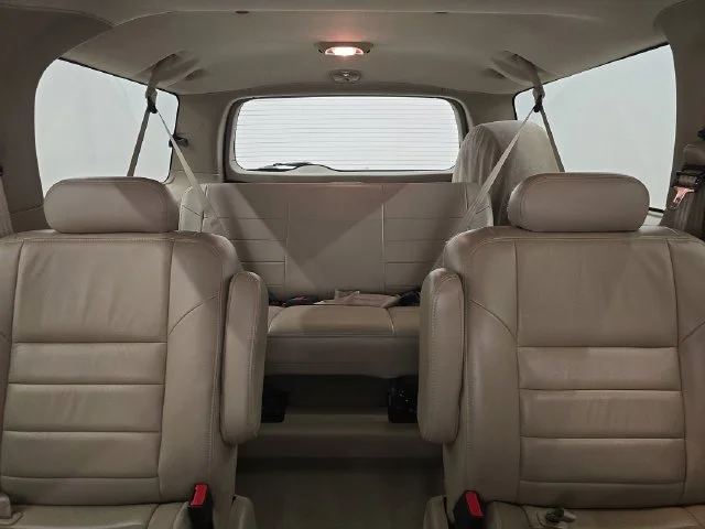 Used 2005 Black Clearcoat Ford Limited image 23