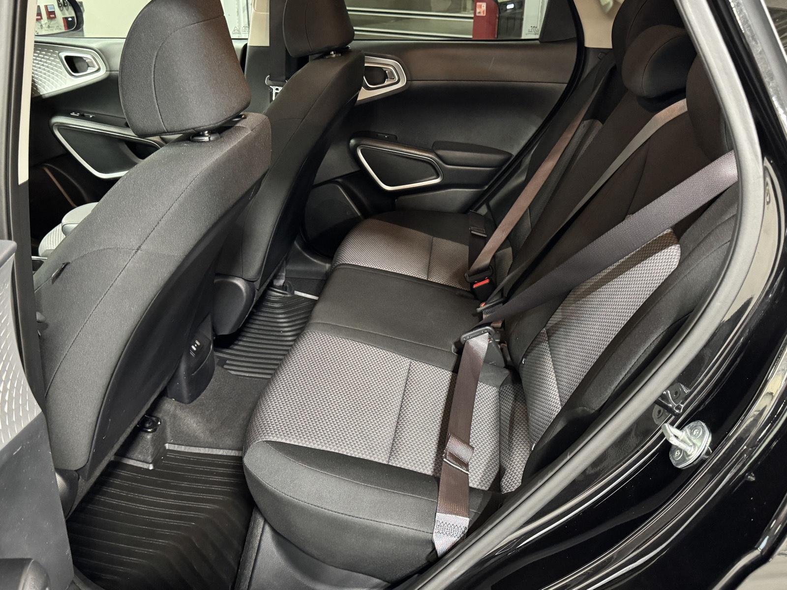 2023 Kia Soul S - Photo 19
