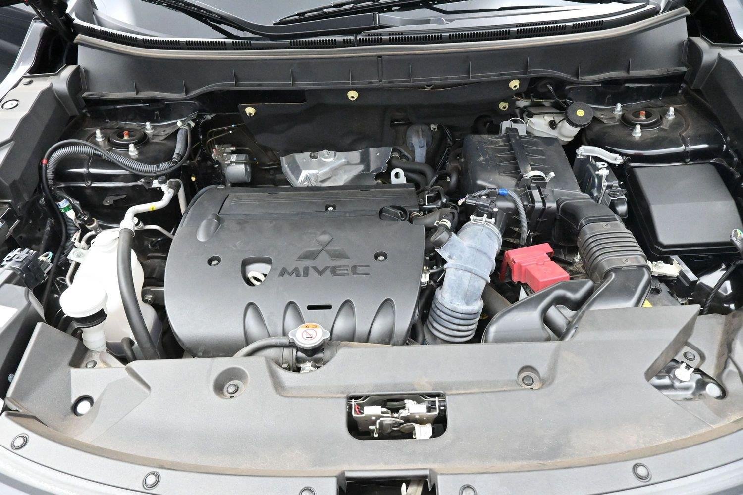 Used 2023 Labrador Black Pearl Mitsubishi ES image 30