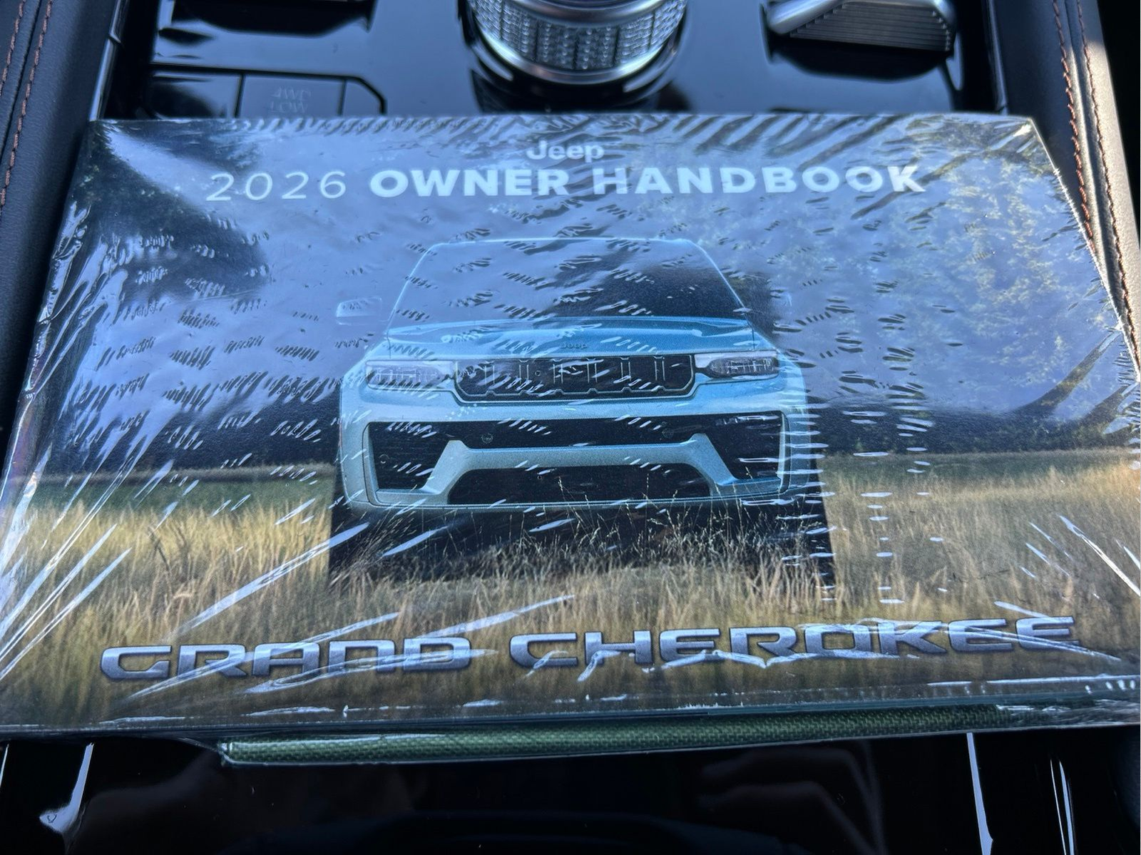 New 2026 Diamond Black Crystal Pearl-Coat Exterior Paint Jeep Summit image 36