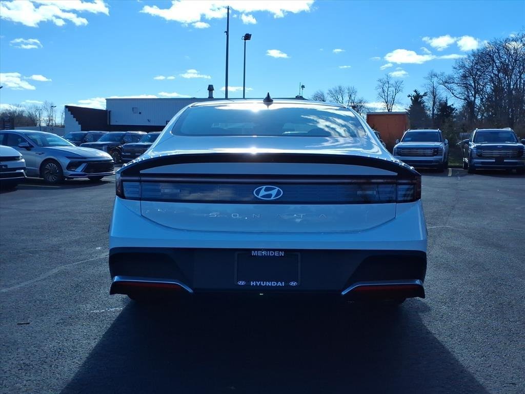 New 2026 Serenity White Pearl Hyundai SE image 5