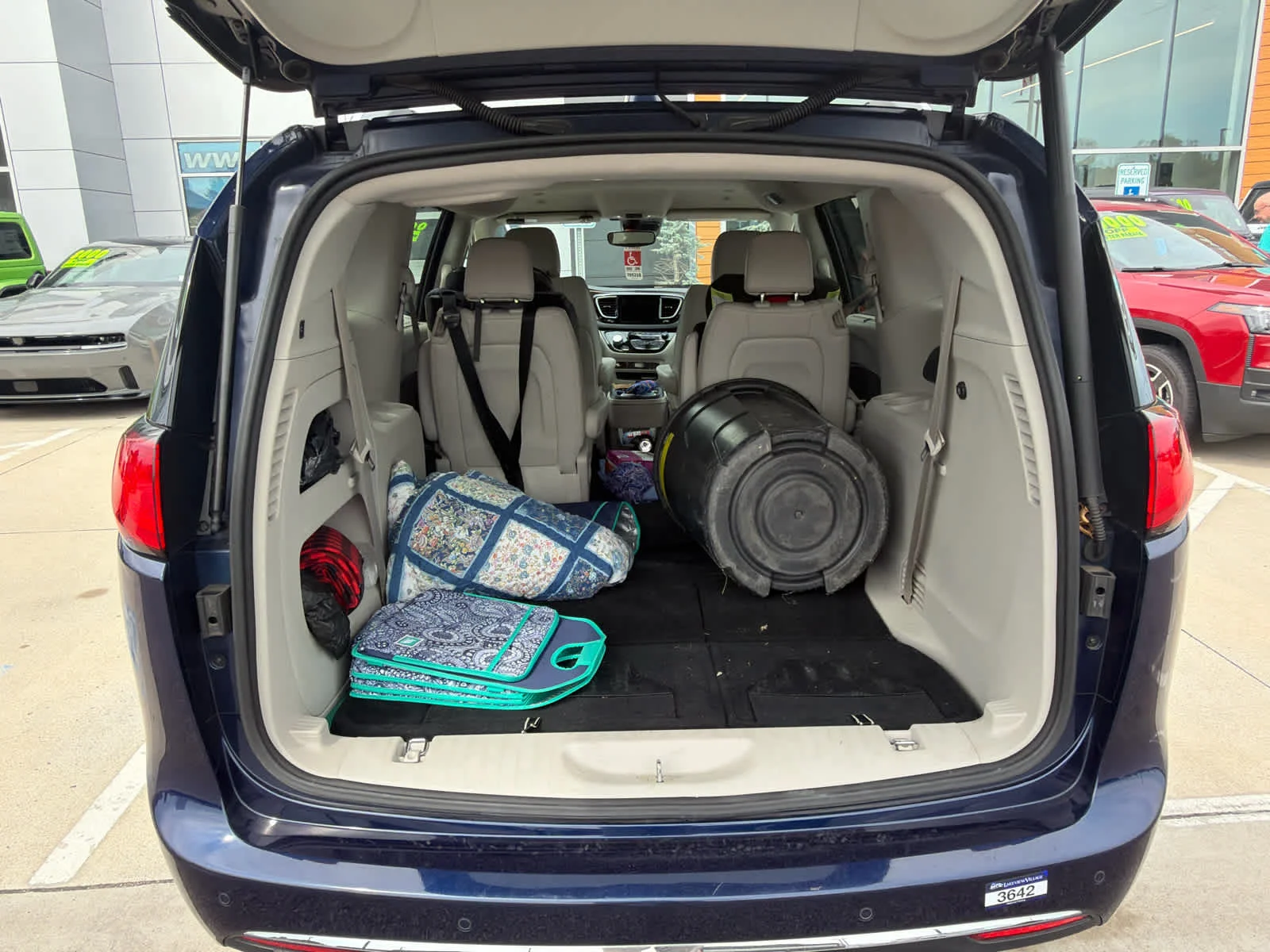Used 2019 Jazz Blue Pearlcoat Chrysler Touring L image 11