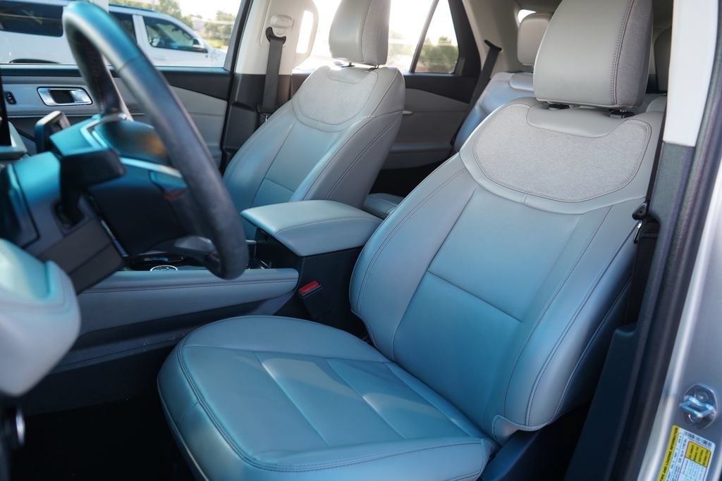 Used 2025  Ford Active image 16
