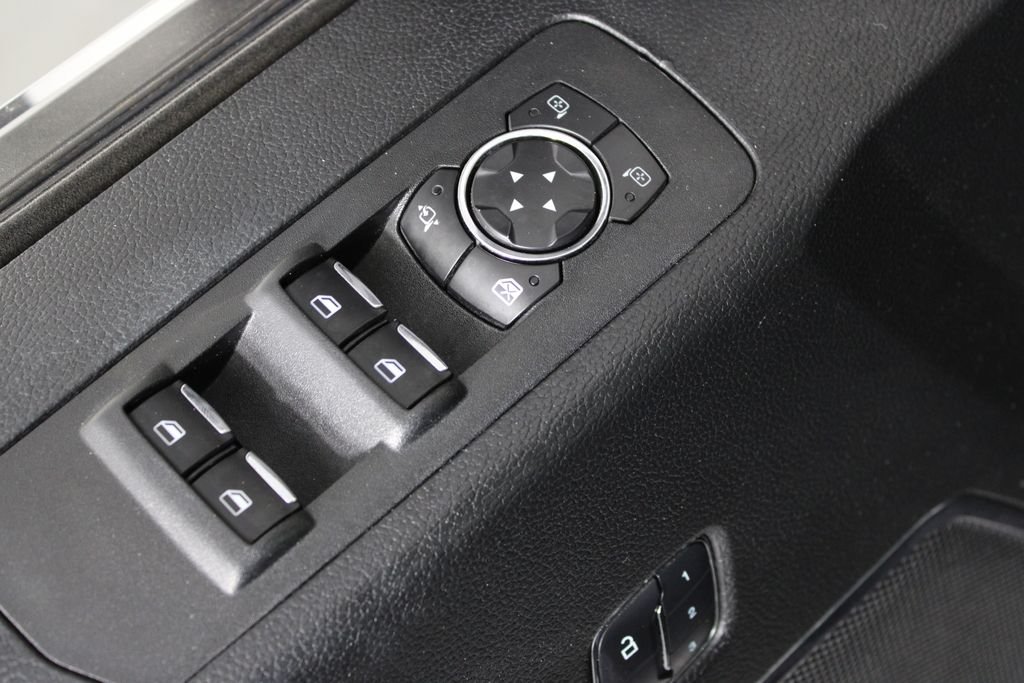 Used 2018 White Ford Platinum image 23