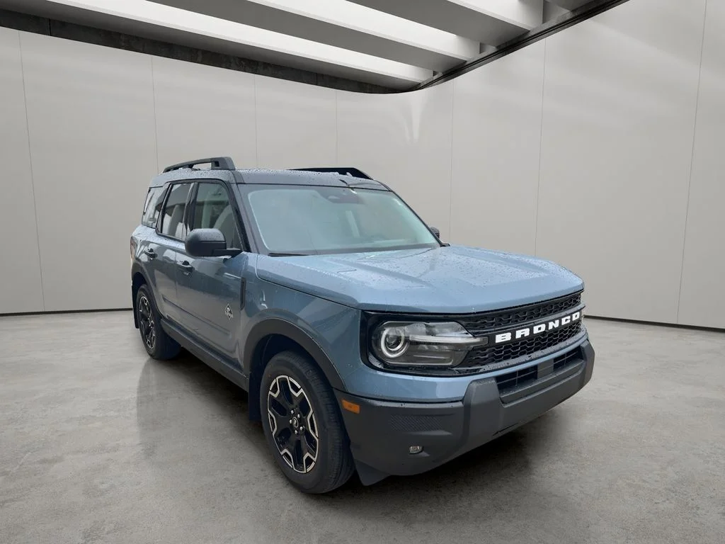 New 2026 Azure Gray Metallic Tri-Coat Ford Outer Banks® image 7