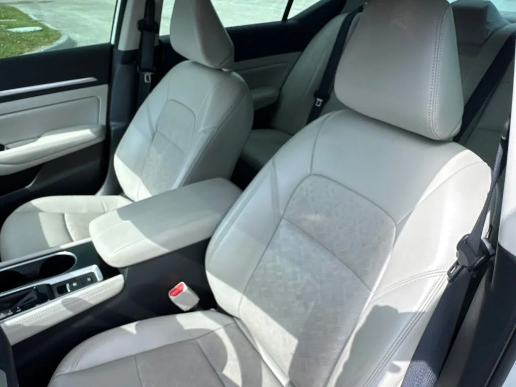 Used 2024 White Nissan 2.5 SL image 10