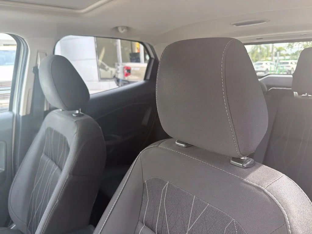 Used 2020 White Ford SE image 10