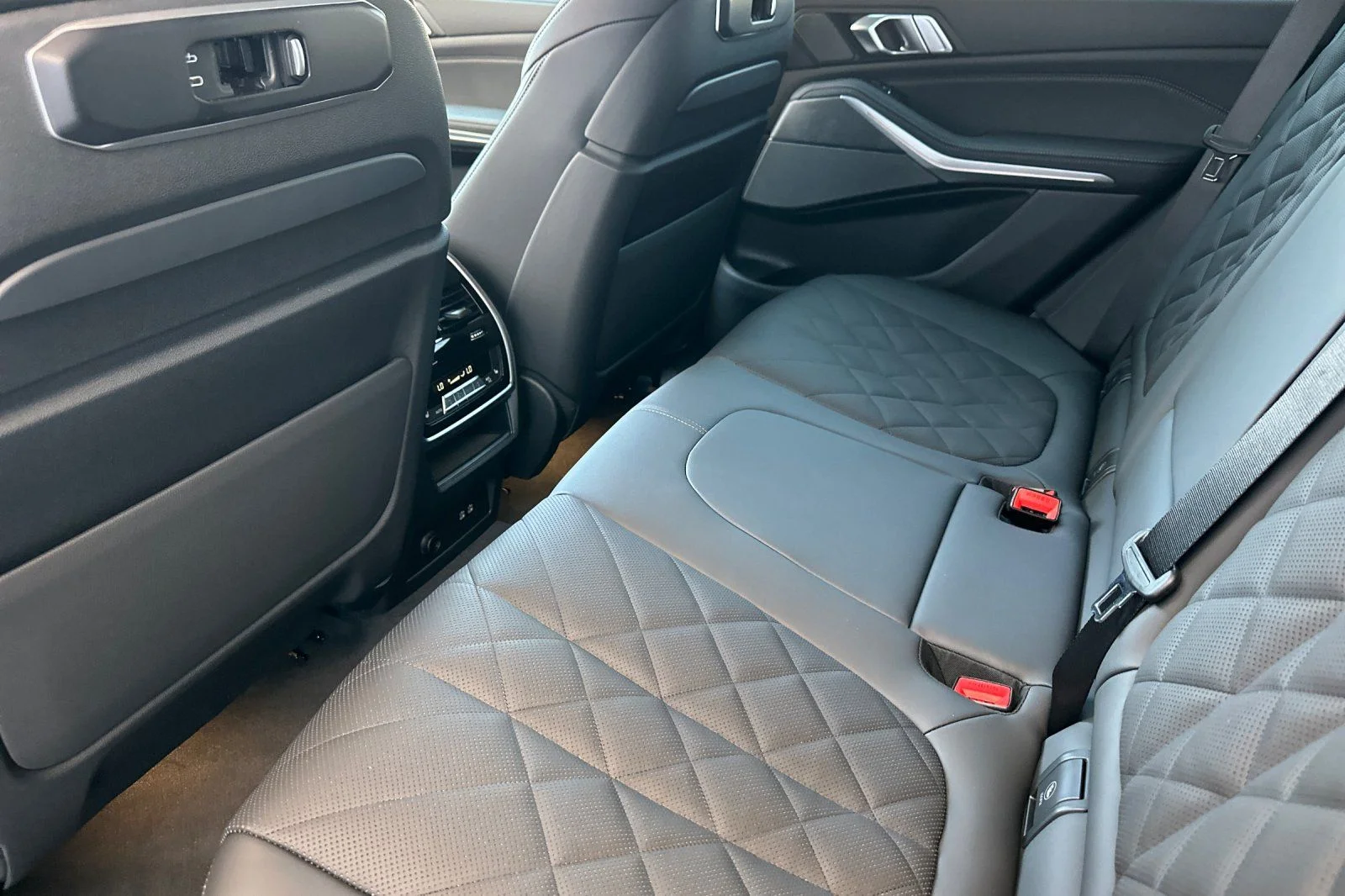 New 2026 Black Sapphire Metallic BMW xDrive40i image 9