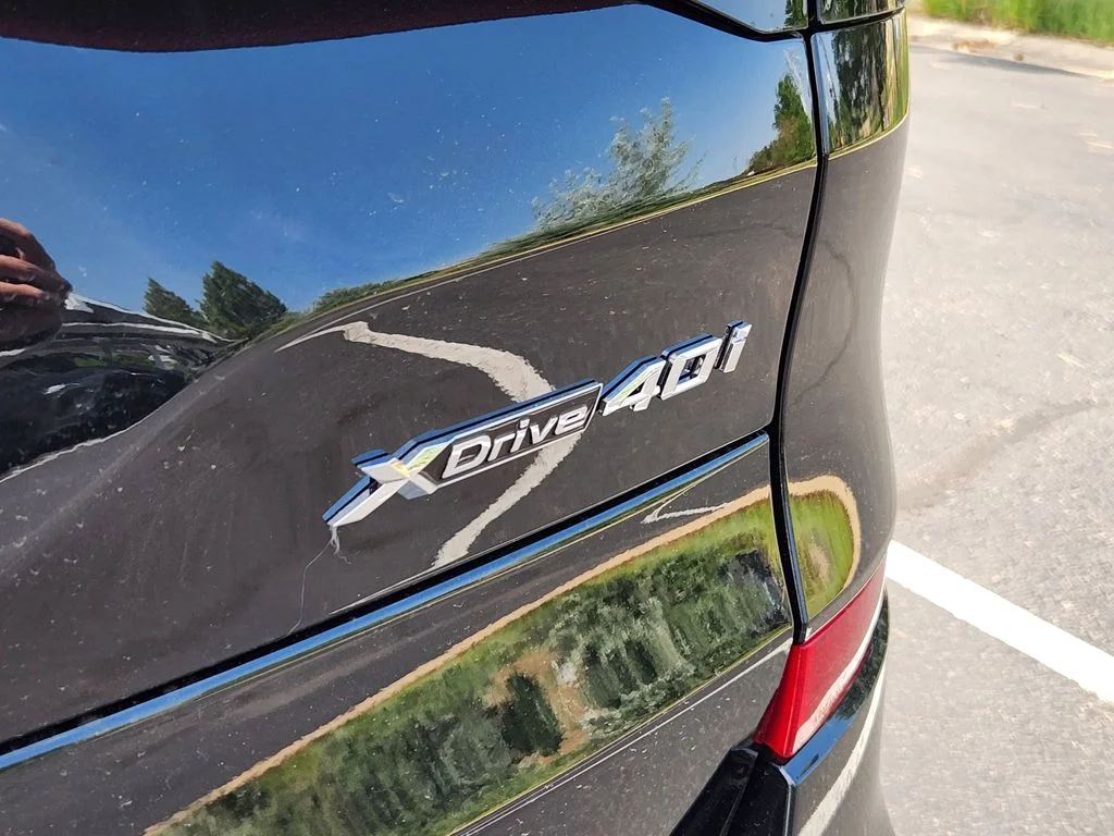 New 2026 Black Sapphire Metallic BMW xDrive40i image 21