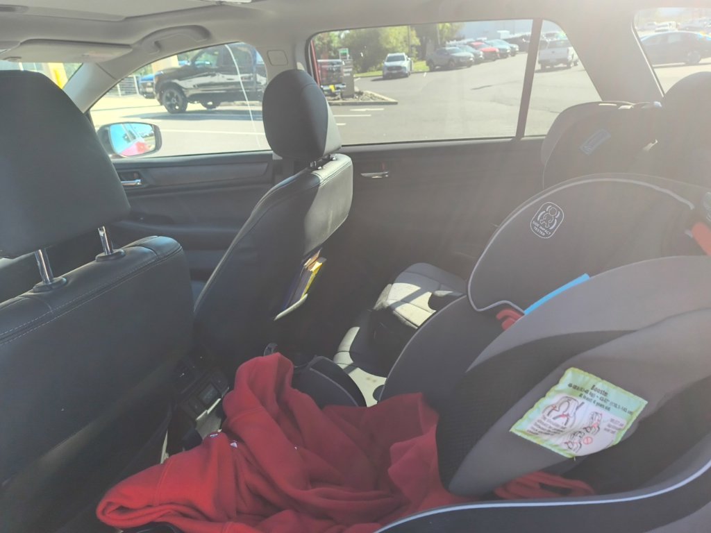 Used 2018  Subaru 2.5i image 12
