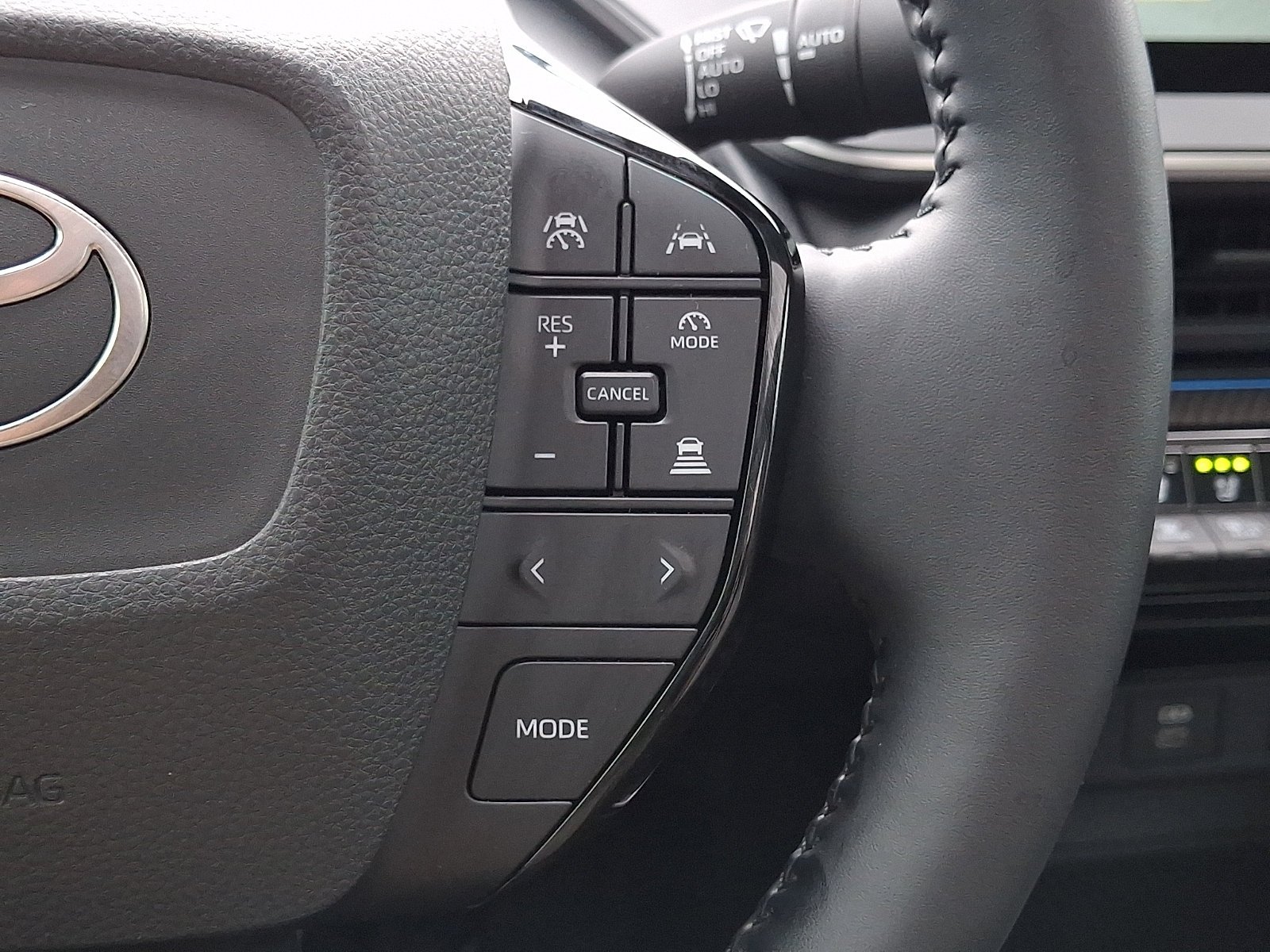Certified Used 2025 CUTTING EDGE Toyota Limited image 24