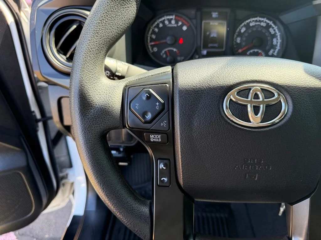 Used 2022 White Toyota SR image 17