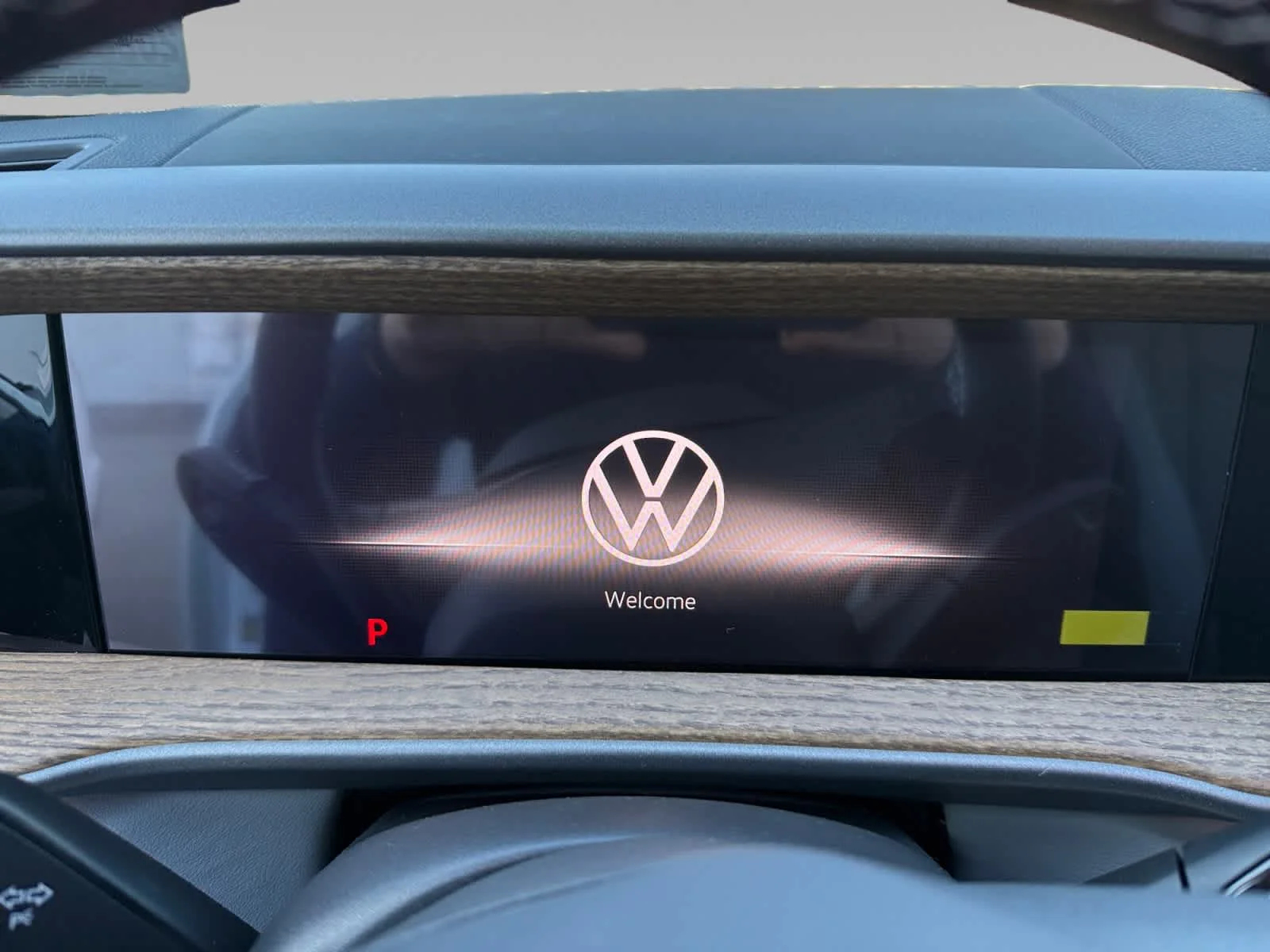 Used 2024 Pure White Volkswagen SE image 14