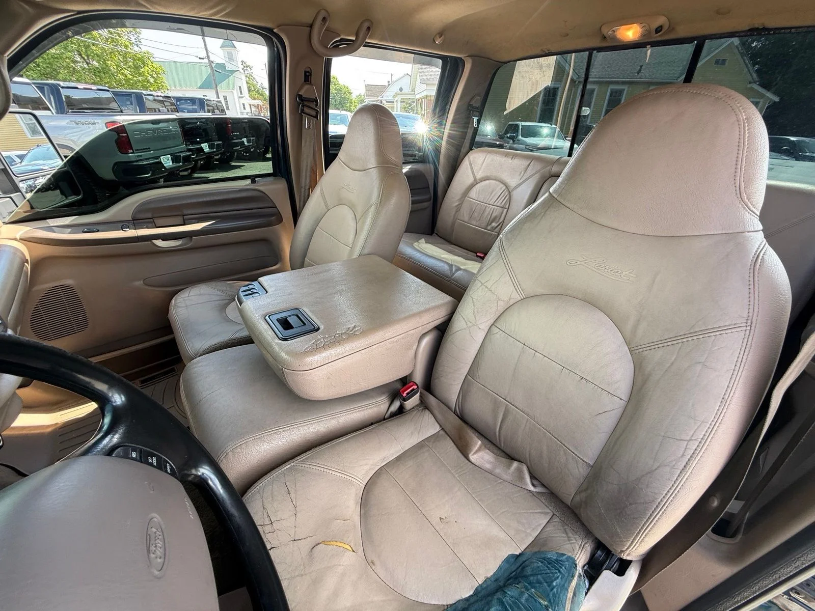 Used 1999 Green Ford  image 11