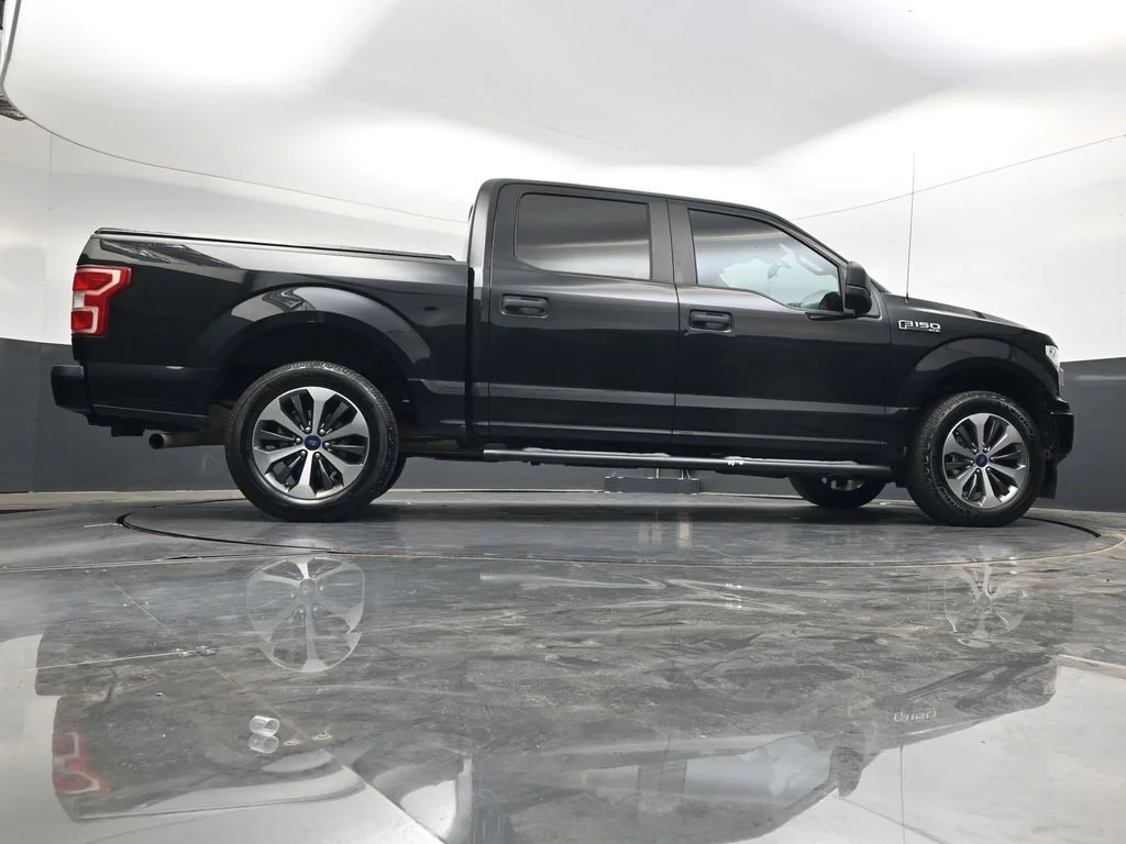 Used 2019 Black Metallic Ford XL image 38