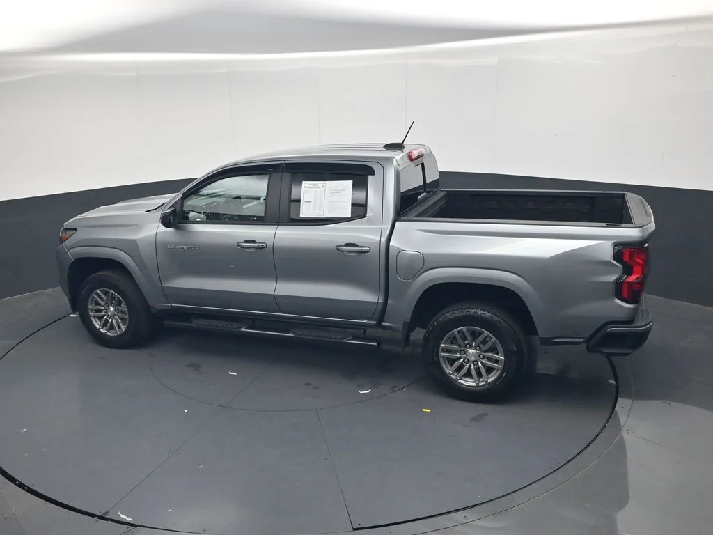 Used 2024 Gray Chevrolet LT image 29