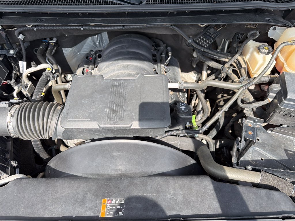 Used 2023 Silver Chevrolet Custom image 23