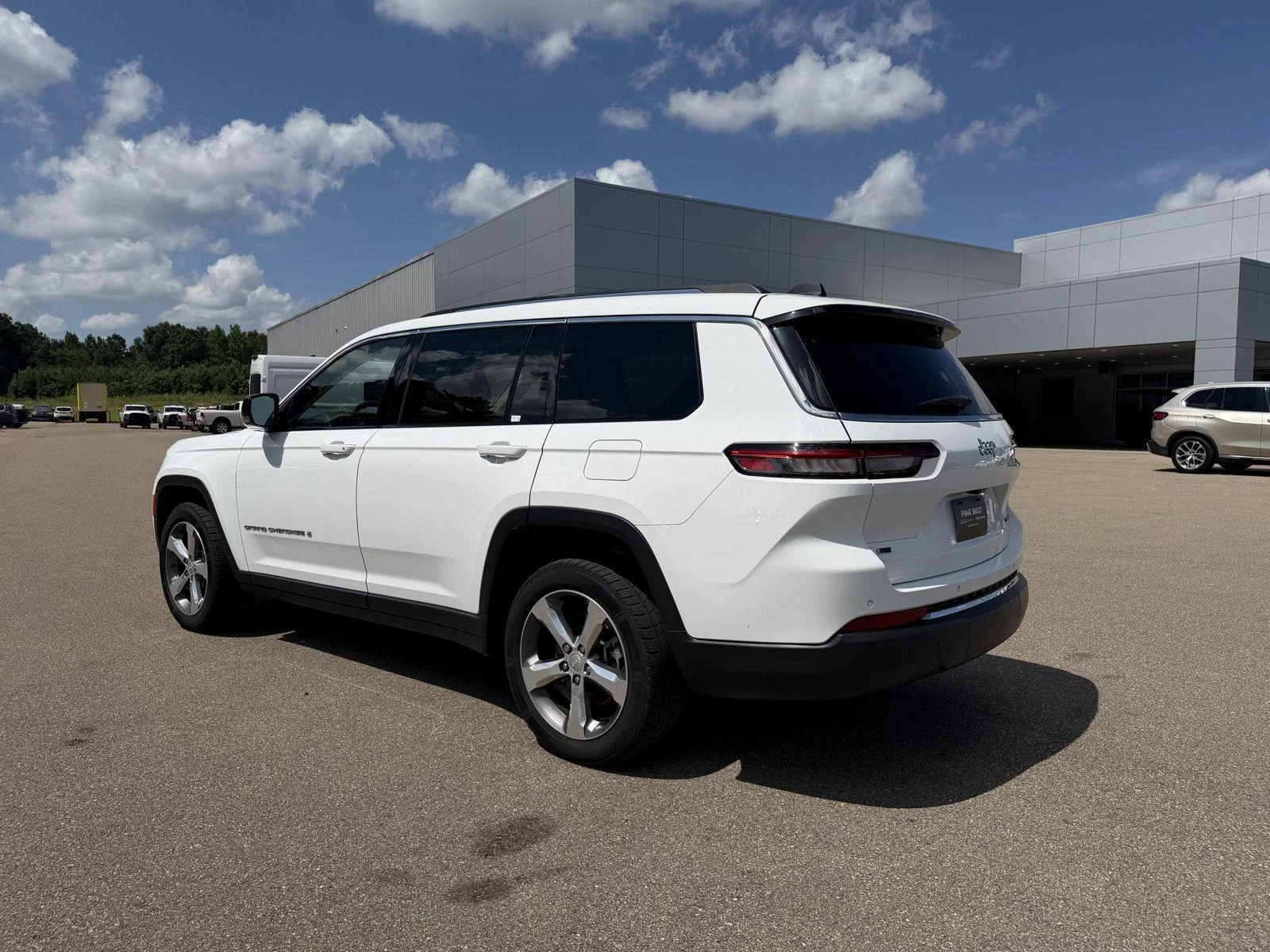 Used 2021 Bright White Clearcoat Jeep Limited image 4