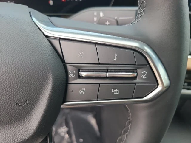 New 2027 Polar White Tricoat Chevrolet ACTIV image 29