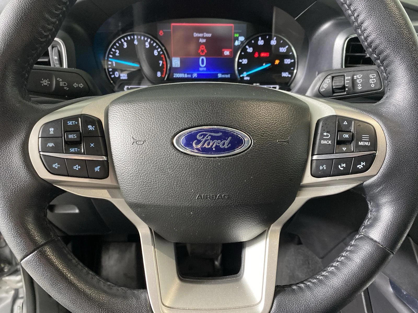 Used 2023 Iconic Silver Ford XLT image 14