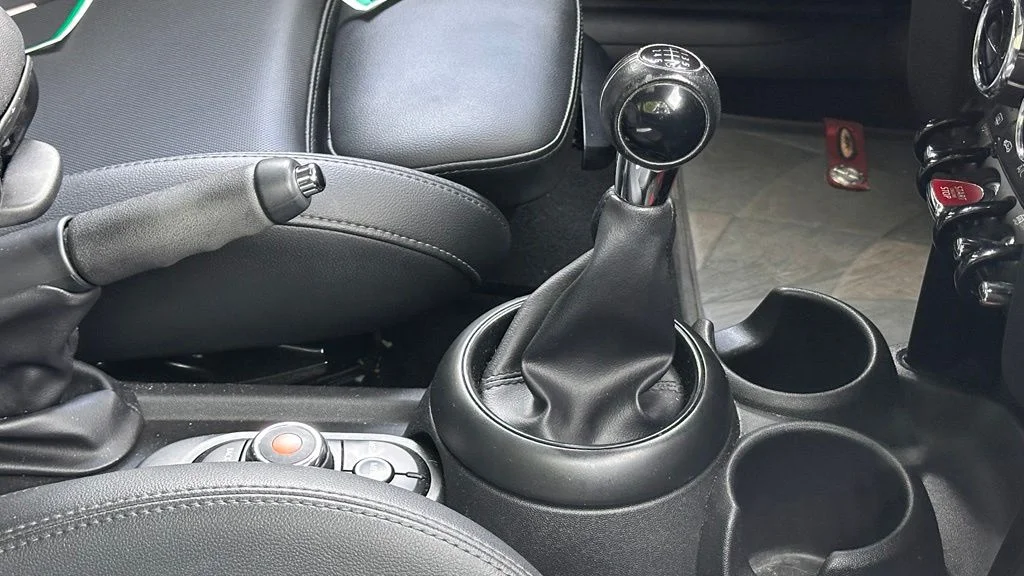 Used 2019 Moonwalk Gray Metallic MINI Signature image 6