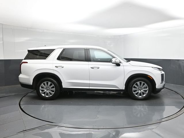 Used 2025 White Hyundai SEL image 26