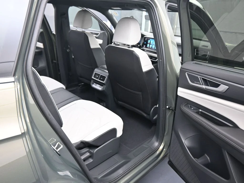 New 2026  Volkswagen 2.0T SEL Premium R-Line image 43