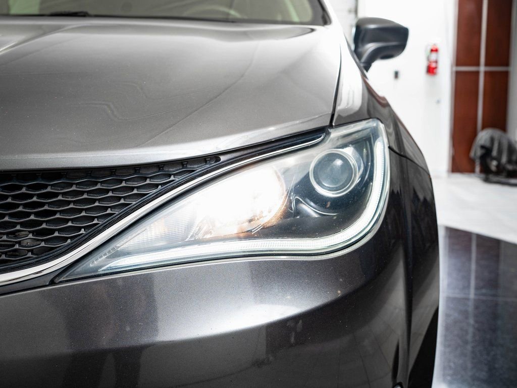 2019 Chrysler Pacifica Touring L - Photo 14