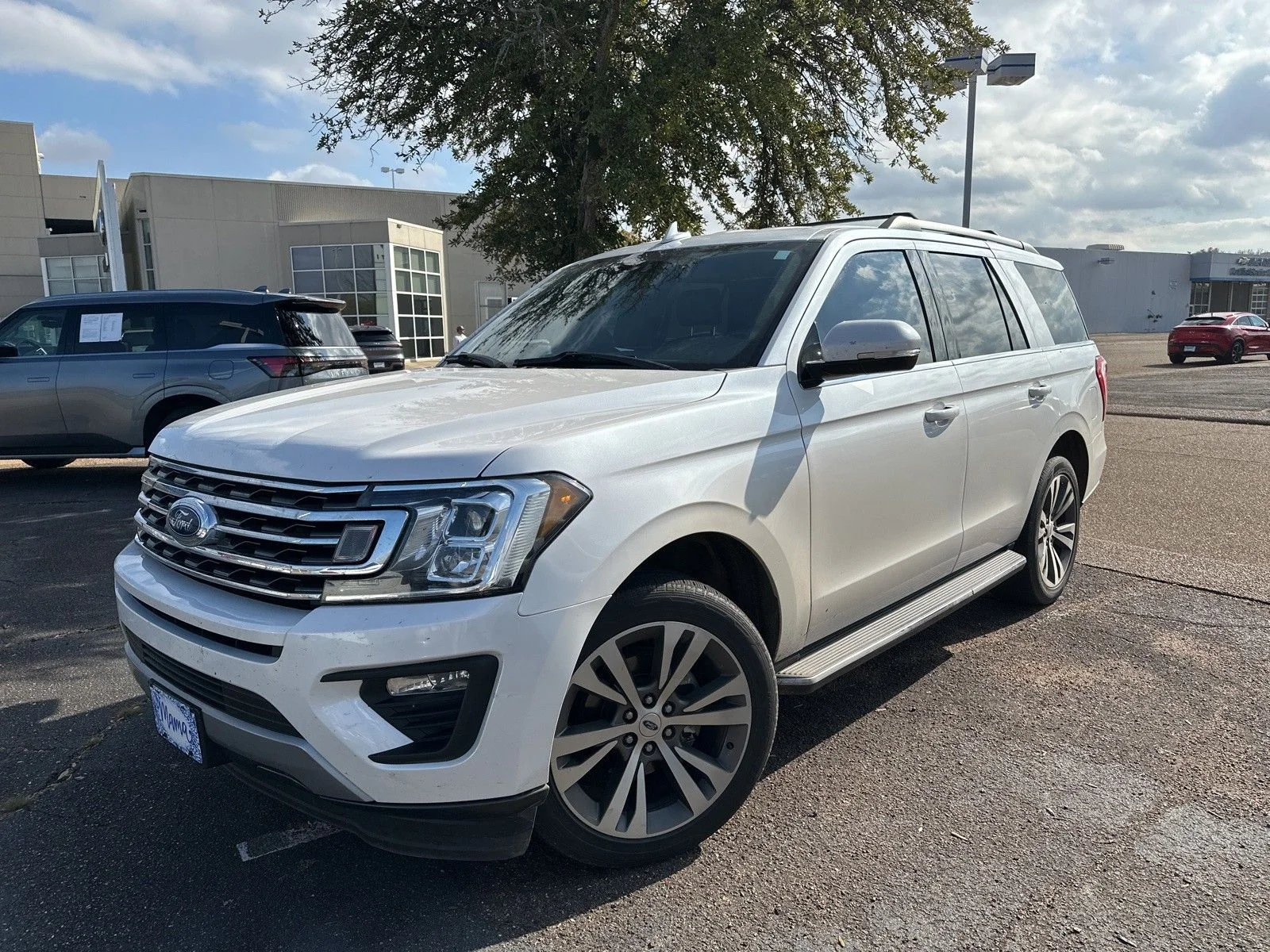 2019 Ford Expedition XLT's photo