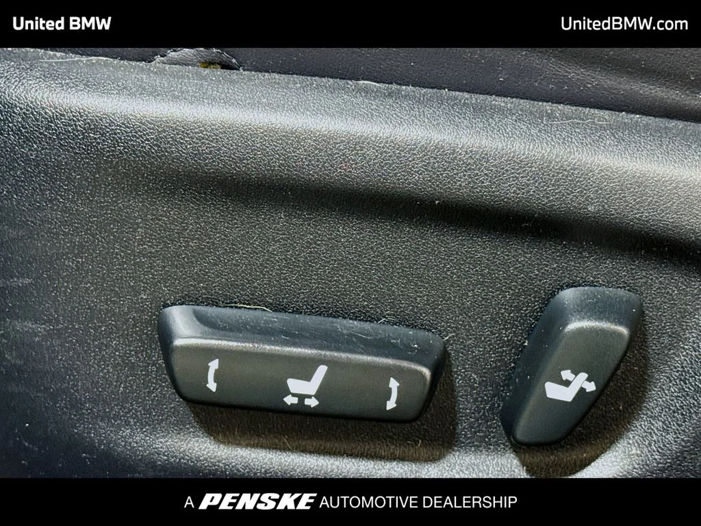Used 2012 Obsidian Lexus 200h Premium image 4