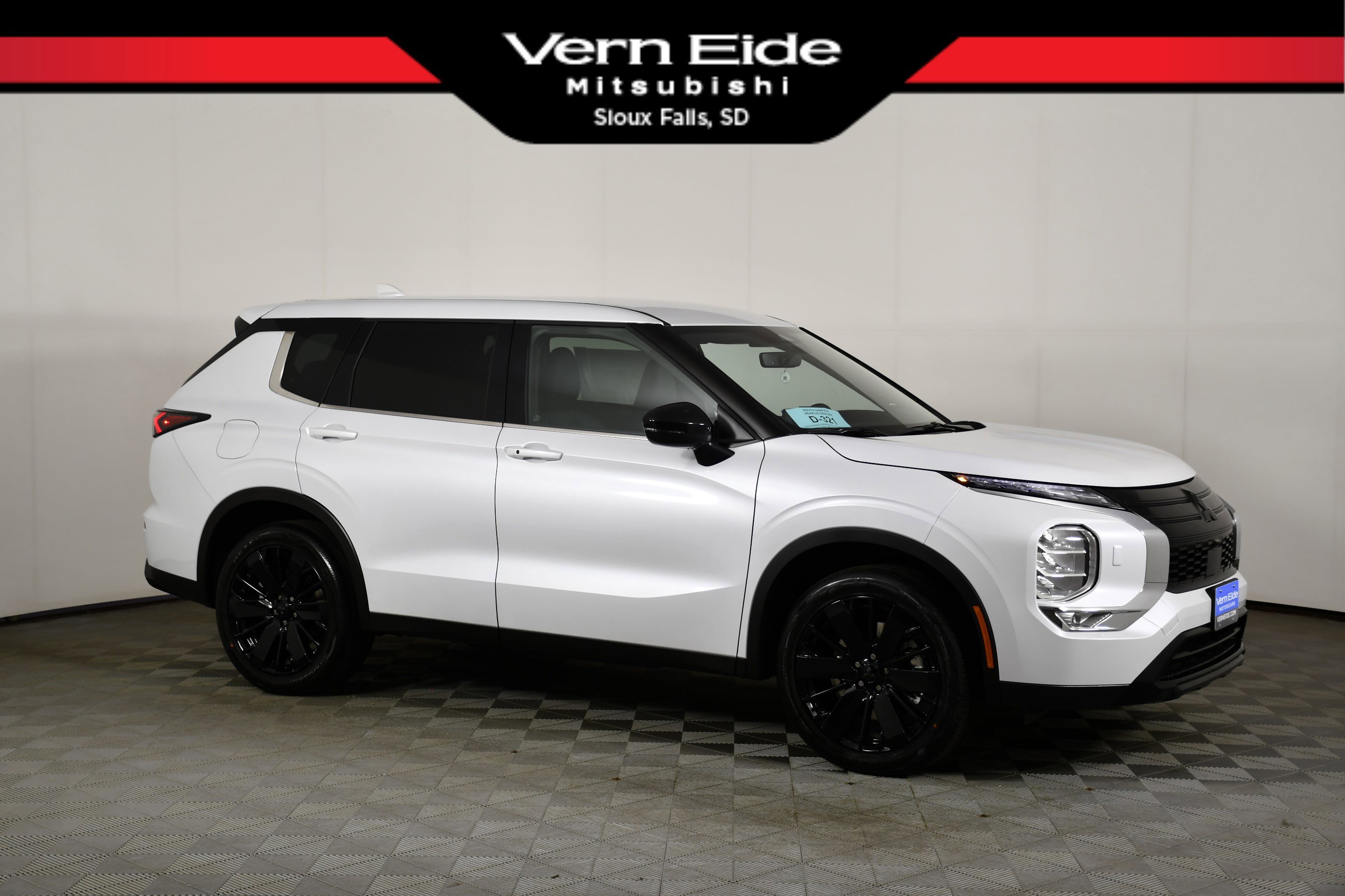 2026 Mitsubishi Outlander LE S-AWC's photo
