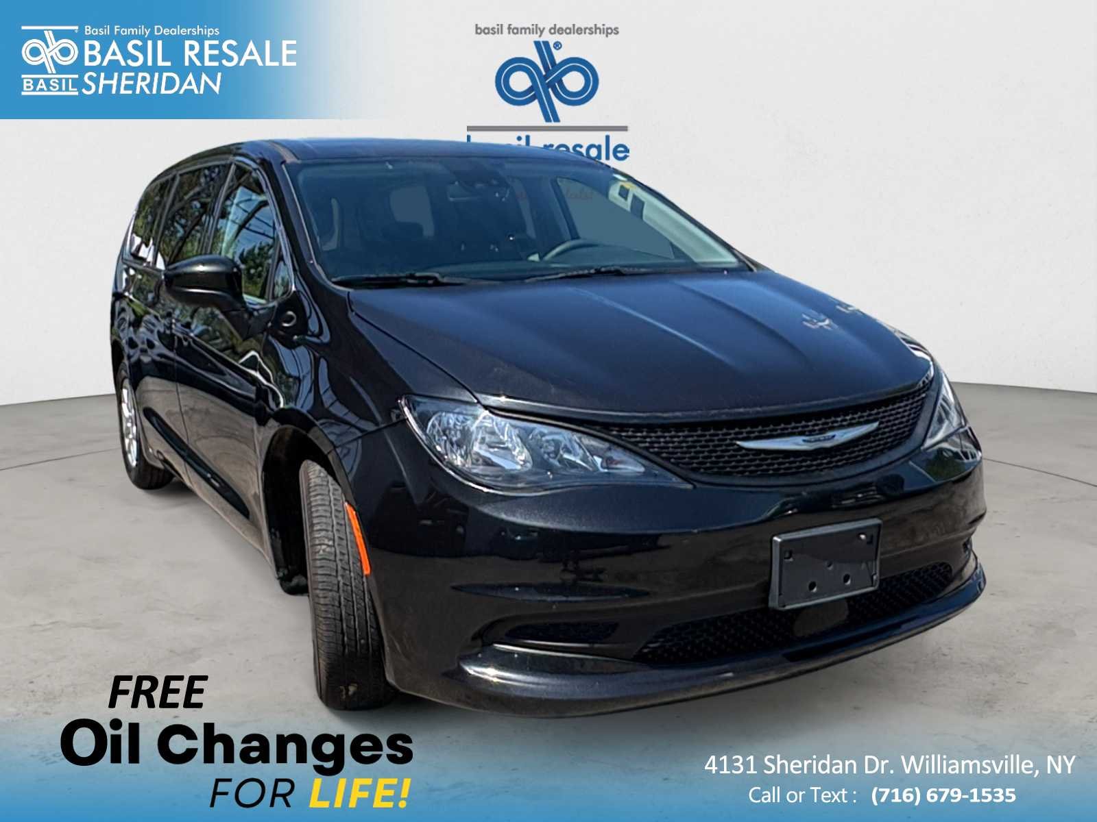 2023 Chrysler Voyager LX's photo