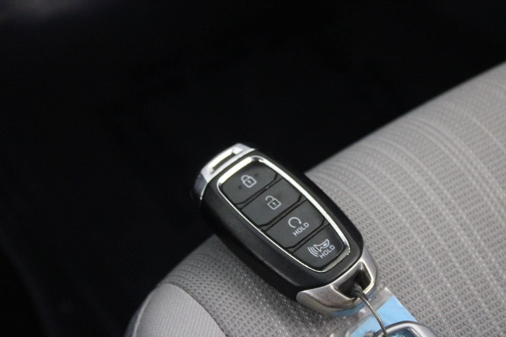 Used 2023 Gray Hyundai SEL image 26