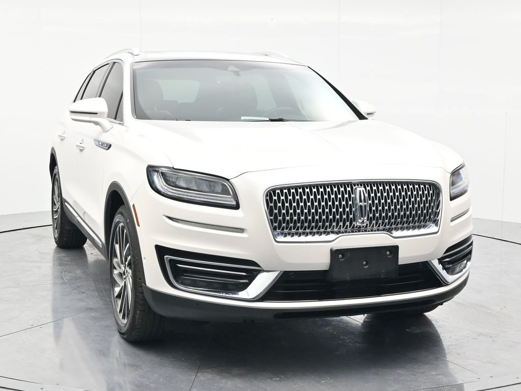 Used 2019 White Platinum Clearcoat Metallic Lincoln Reserve image 3