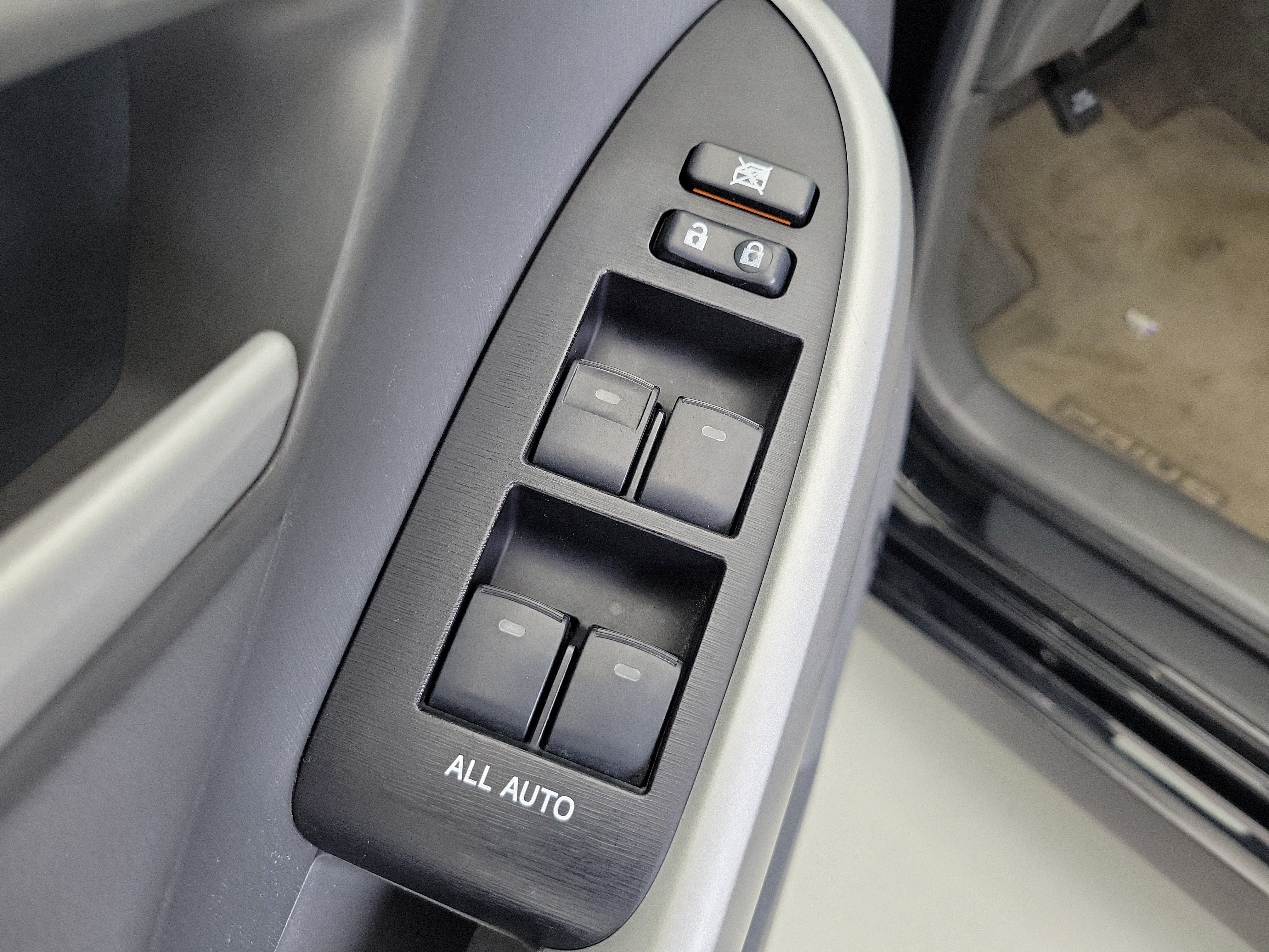 Used 2010 Black Toyota IV image 19