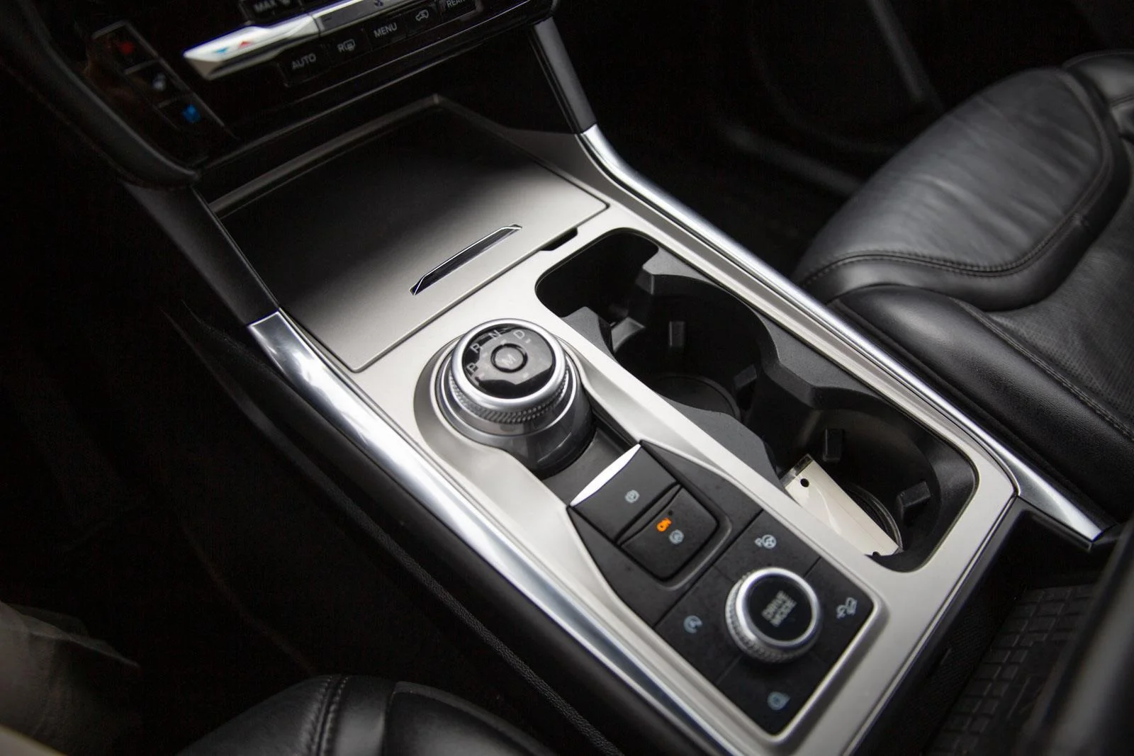 2021 Ford Explorer Platinum - Photo 16